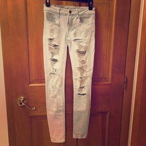 American Eagle destructed jeggings